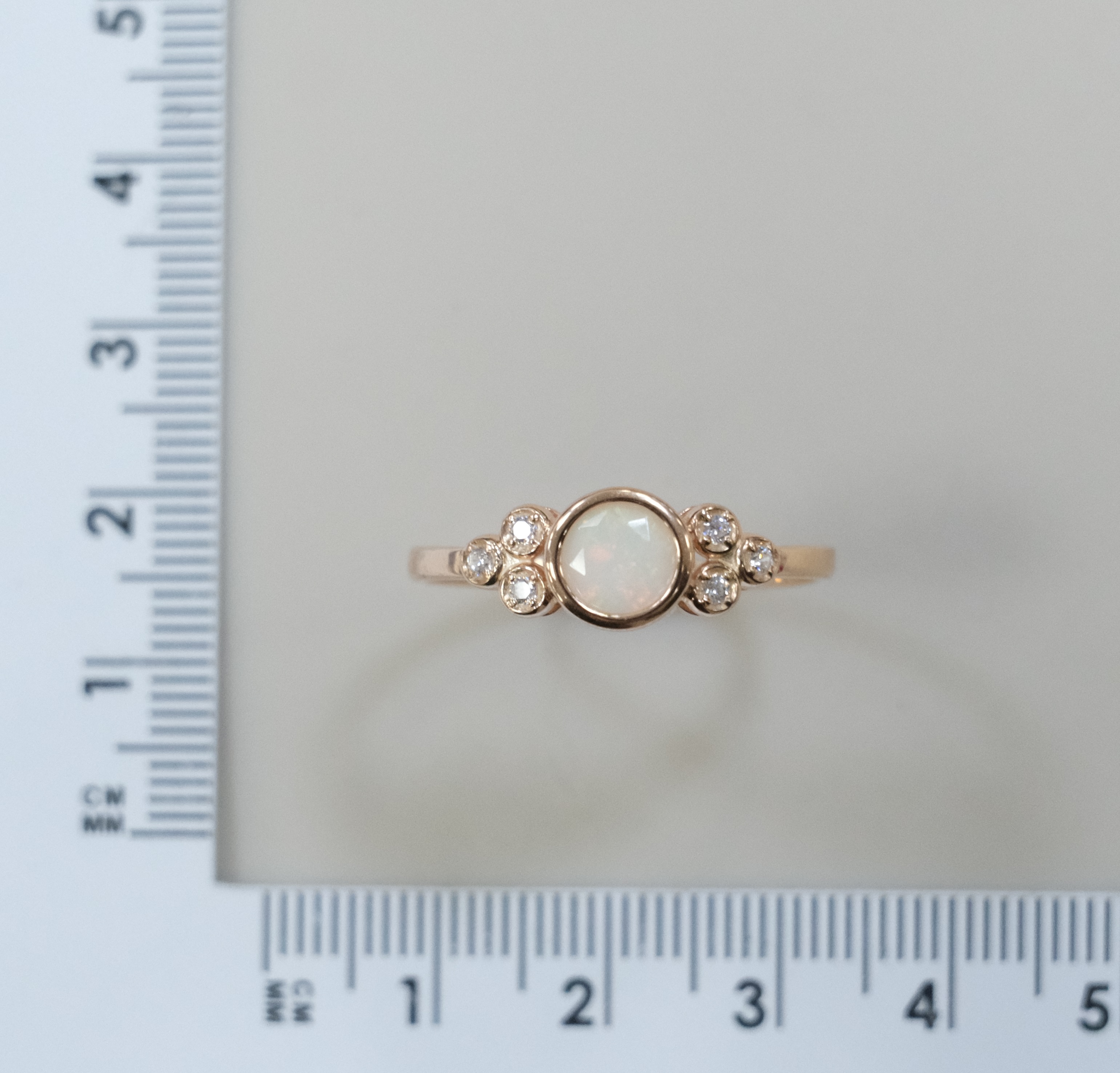 Серебряное кольцо с опалом